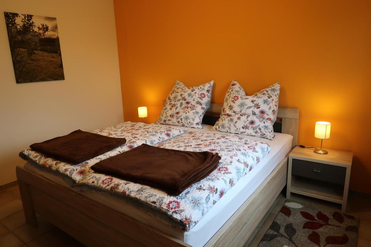 Ferienwohnung Neuborner-Hof Andernach Esterno foto