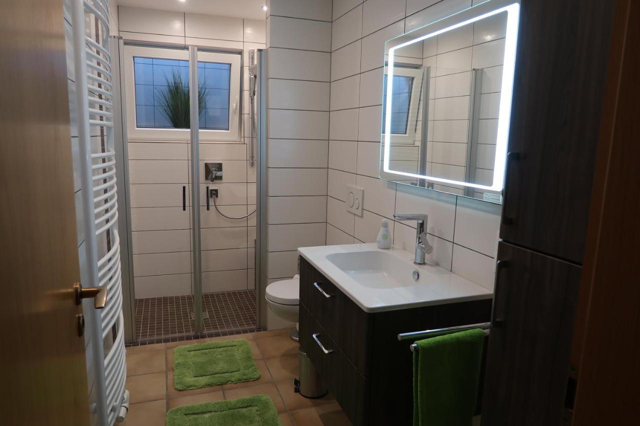 Ferienwohnung Neuborner-Hof Andernach Esterno foto